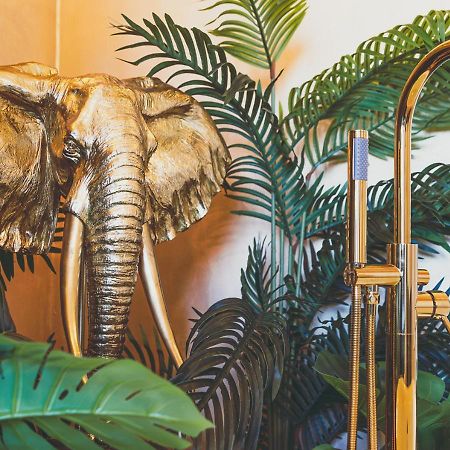 Jungle Suite --- Vasca In Camera Турин Екстер'єр фото